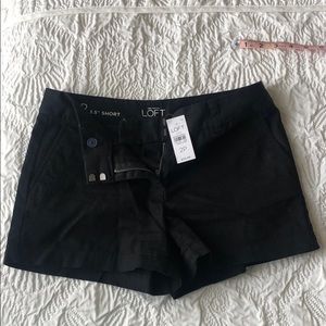 Loft Black 3.5” Short